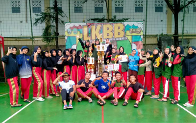 SMK ULIL ALBAB BORONG JUARA DIAWAL TAHUN 2025 LOMBA KETERAMPILAN BARIS BERBARIS