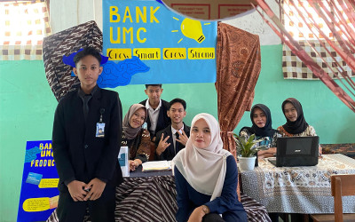 SIMULASI BANK PADA KELAS PERBANKAN SMK ULIL ALBAB WUJUDKAN LULUSAN  BERKOMPETENSI UNGGUL
